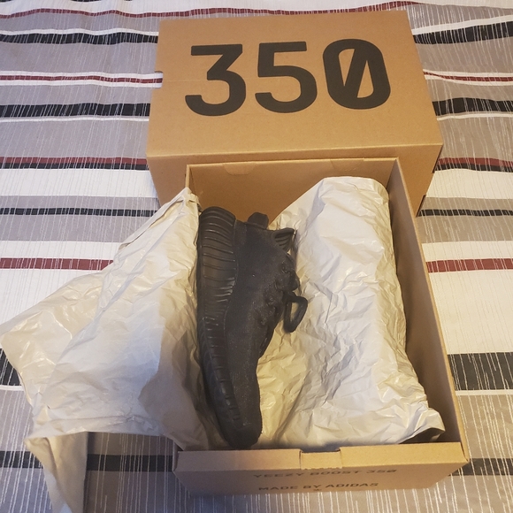 Size 4 - adidas Yeezy Boost 350 V2 Mono Cinder